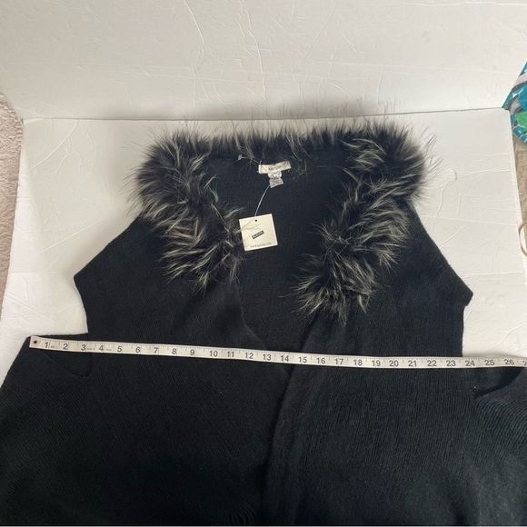 Kensie Black Vest with Faux‎ Fur Trim Fringe at Hem One Size NWT - Picture 8 of 9